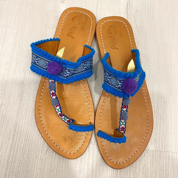Greek style slippers - Picture 1 of 3